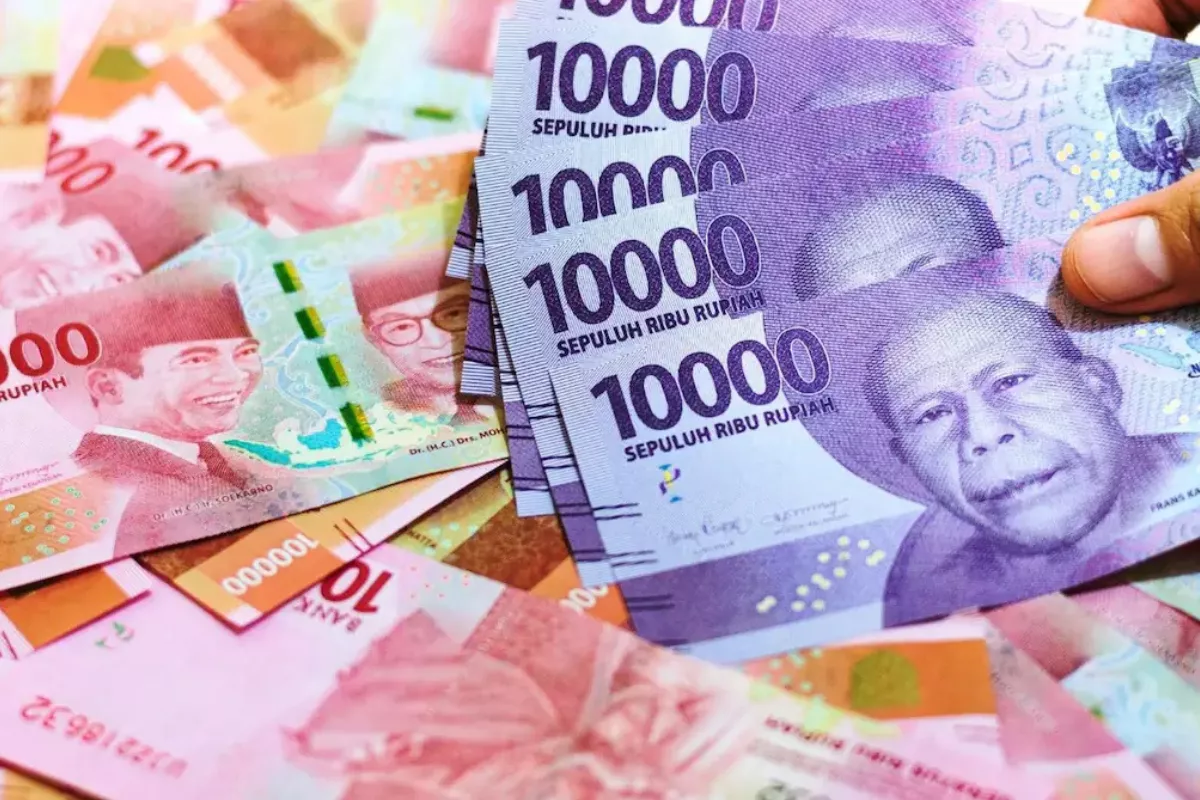 Rupiah Melemah Tipis ke Rp18.069 per Dolar AS pada Kamis Pagi Ini