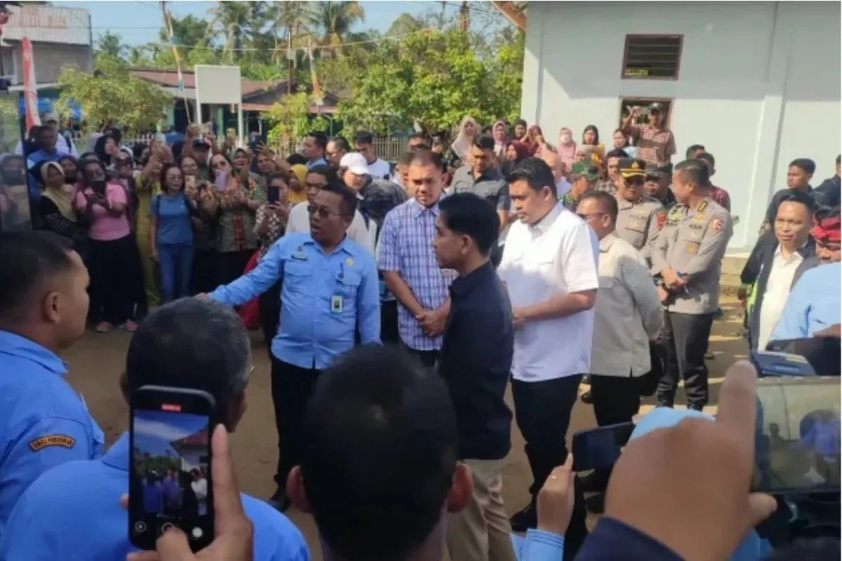 Gibran Kunjungi SMAN 1 Barus, Salurkan Fasilitas Belajar Pascabencana