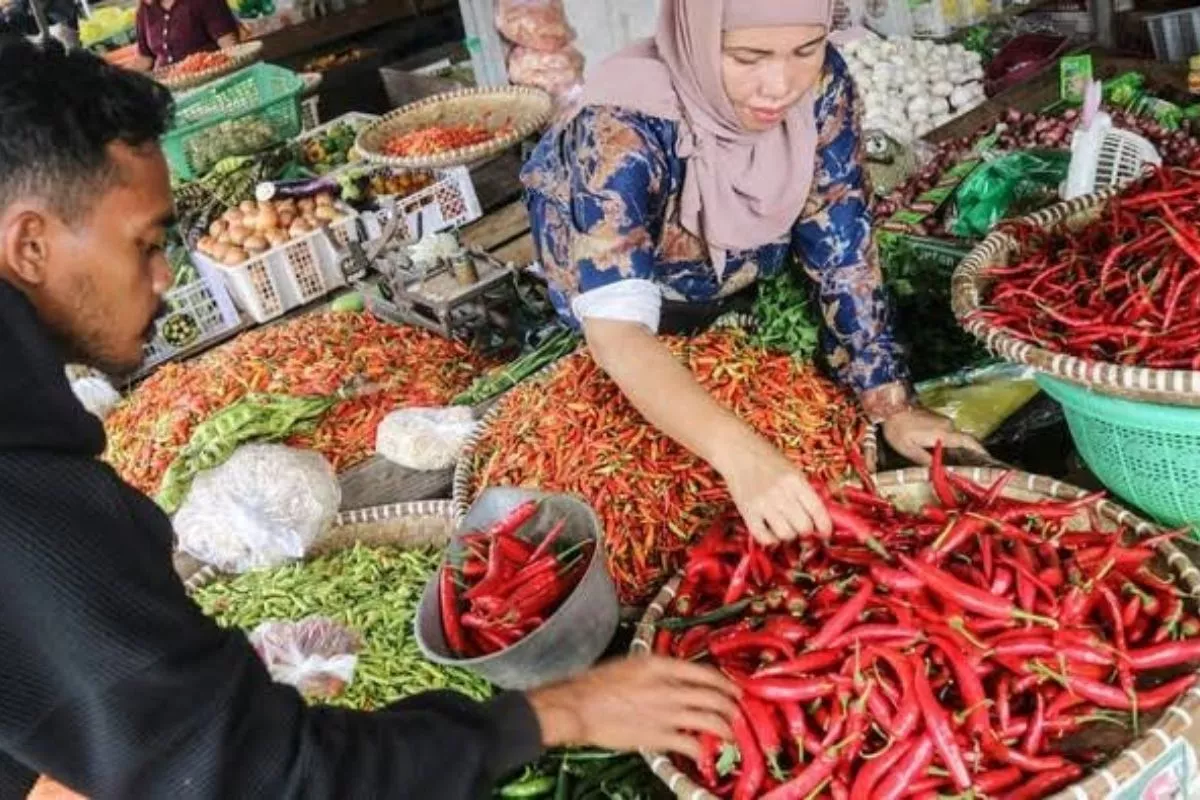 Update Harga Pangan Hari Ini: Cabai Rawit Merah Tembus Rp74.300/Kg