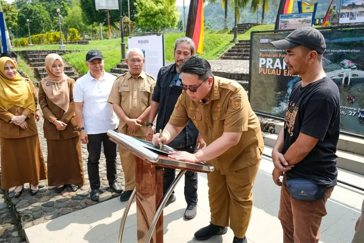 Wabup Tanah Datar Buka Pameran Foto Bencana Prahara Pulau Emas