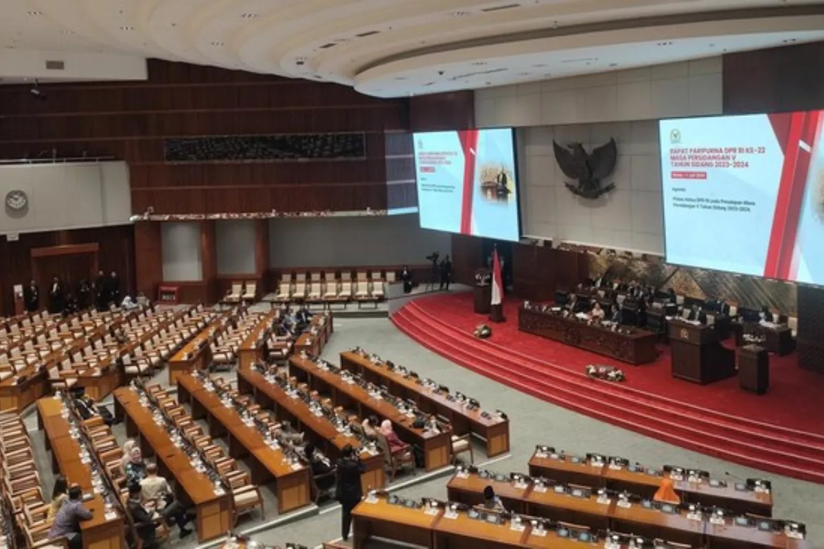 Paripurna DPR Setujui 15 RUU Kabupaten/Kota Jadi Usul DPR