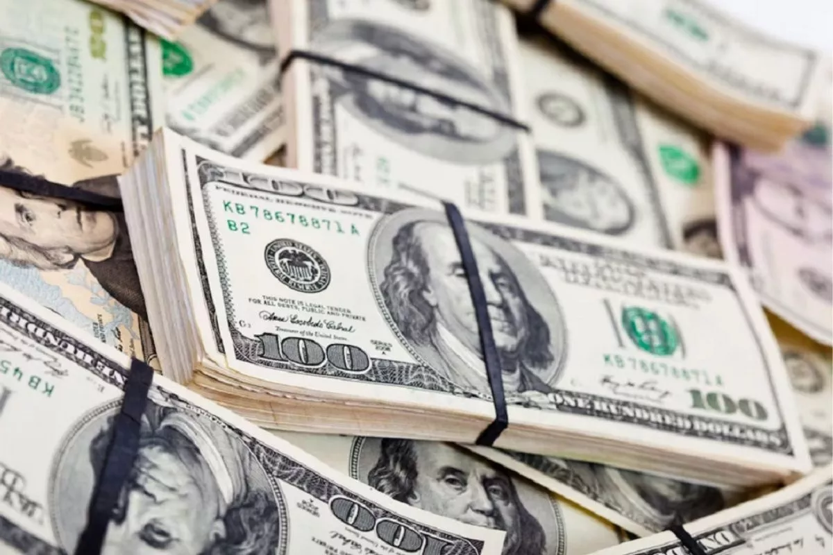 Nilai Tukar Rupiah Terhadap Dolar AS Tertekan Sentimen Global