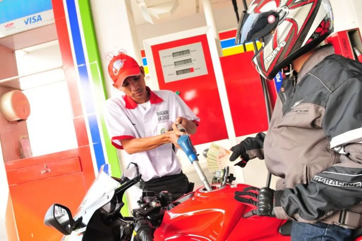 Cara Menghemat BBM Motor: Panduan Efisiensi Berkendara Harian