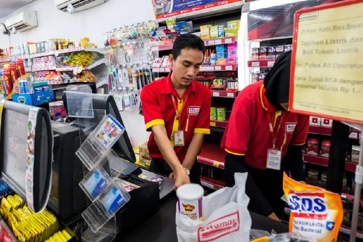 Penjualan Naik, Laba Alfamart (AMRT) Tumbuh 7,5% Jadi Rp2 Triliun