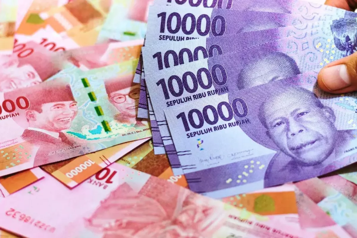 Rupiah Pagi Ini Menguat 32 Poin ke Posisi Rp17.963 per Dolar AS 