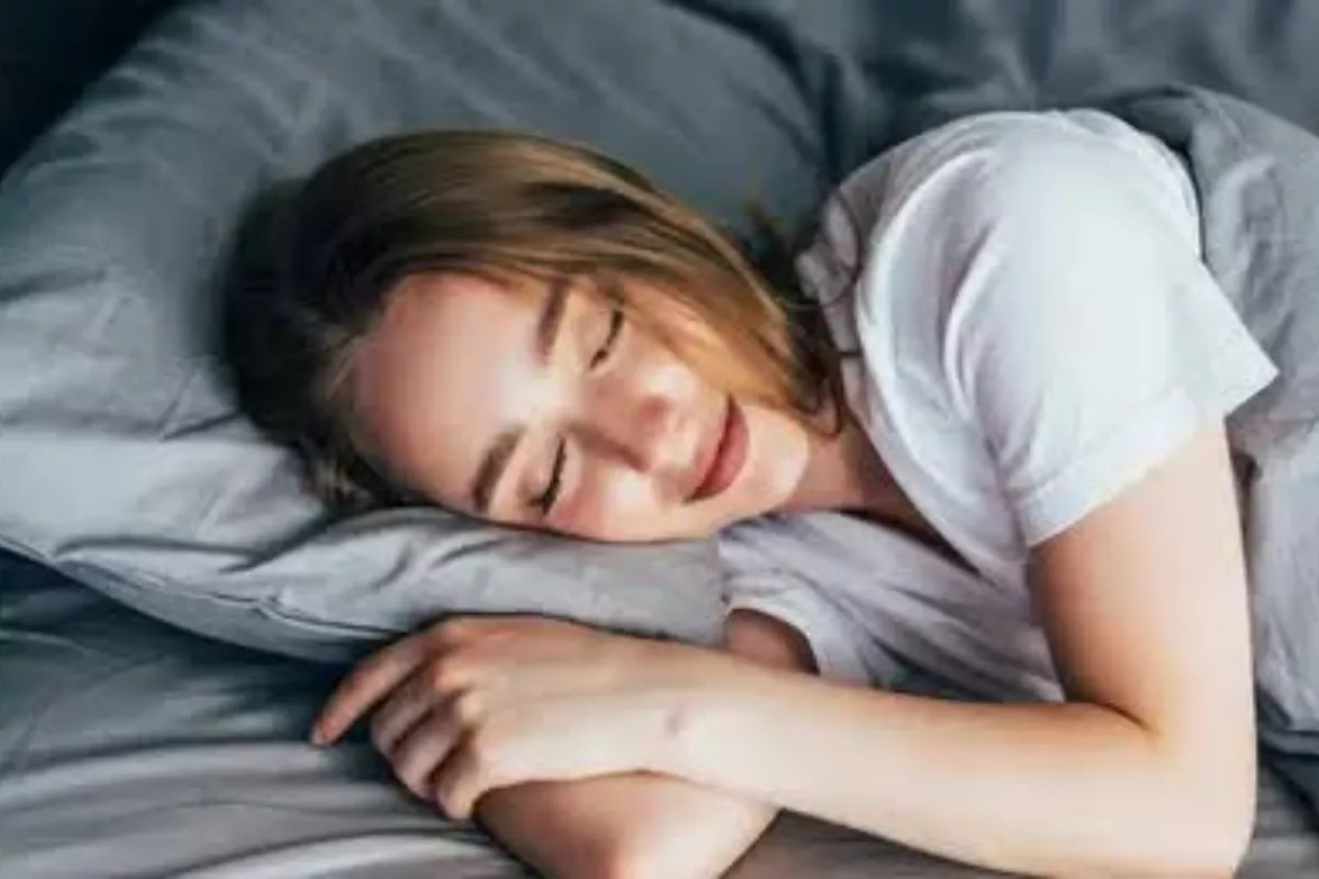 12 Kebiasaan Malam Hari Demi Kualitas Tidur Optimal