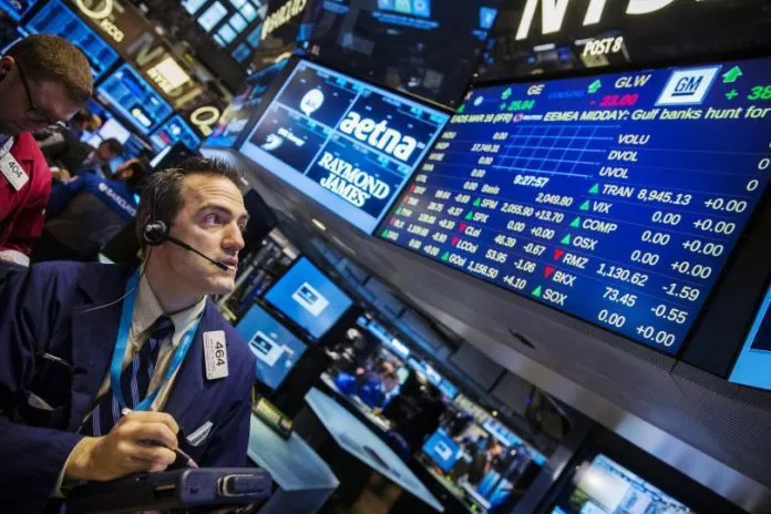 Wall Street Naik, Laba Emiten dan Minyak Jadi Sentimen