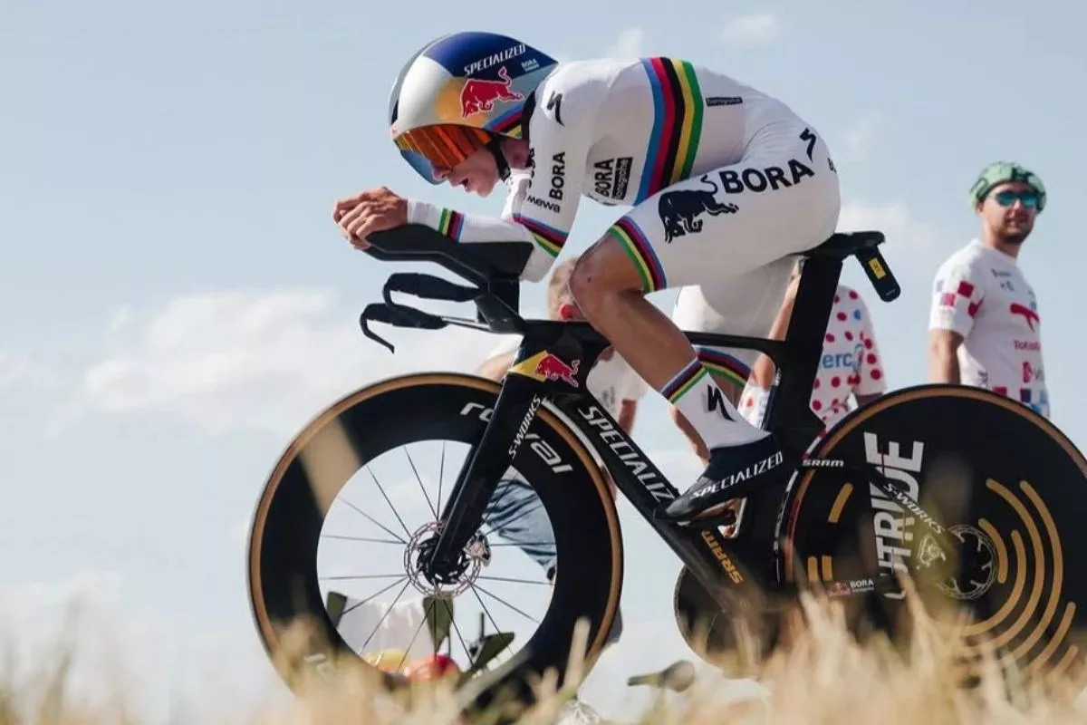 Pembalap Remco Evenepoel Tampil Dominan di Etape 16 Tour de France 2026
