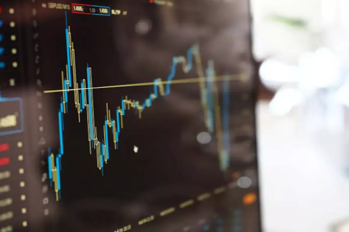IHSG Diprediksi Menguat, Investor Bisa Cermati BUMI, PADI, dan AMMN