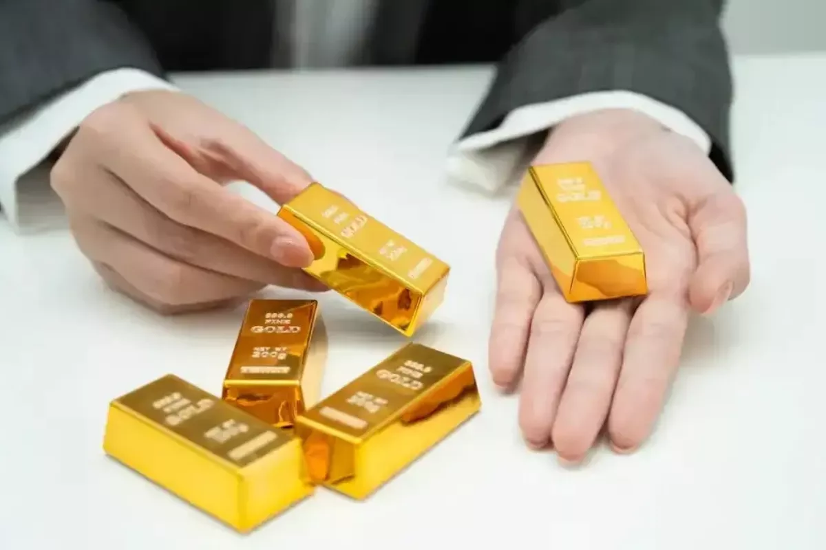 Harga Emas Antam Turun Menjadi Rp2.764.000 per Gram pada Senin
