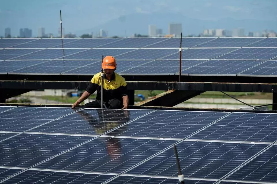 Permintaan Panel Surya Melejit, Transisi Energi Industri Capai 200 MW