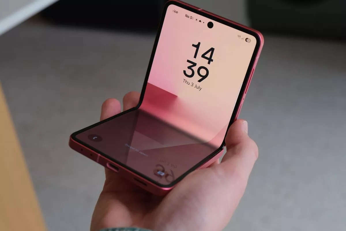 Daftar Rekomendasi 7 HP Lipat Terbaik 2026 yang Paling Layak Dibeli