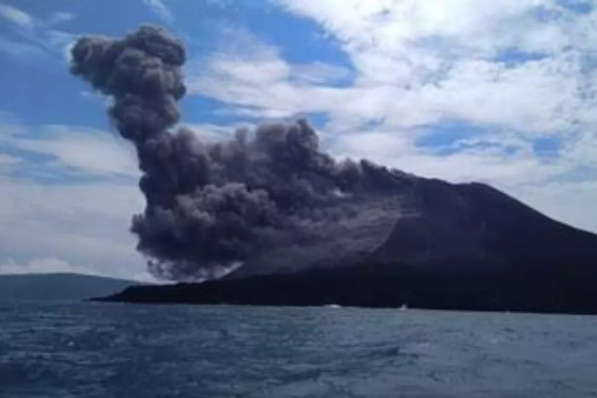 BNPB Imbau Warga Banten-Lampung Tak Panik Soal Erupsi Anak Krakatau