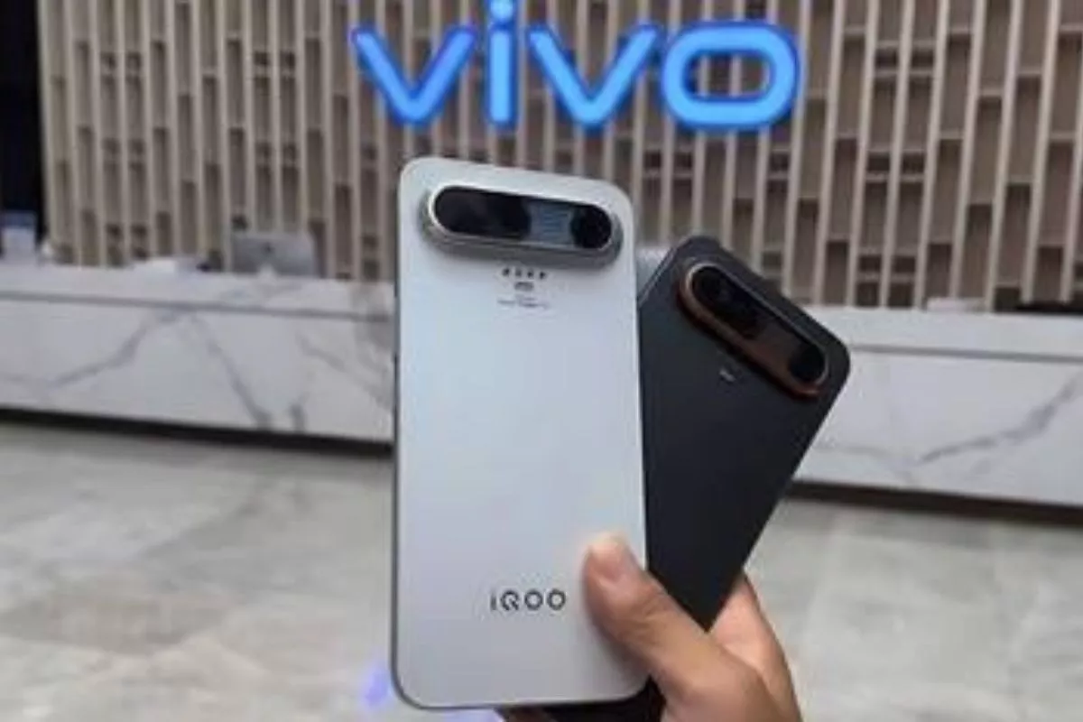 iQOO X Resmi Dipamerkan Bawa Baterai 15000 mAh dan Layar Refresh 240 Hz