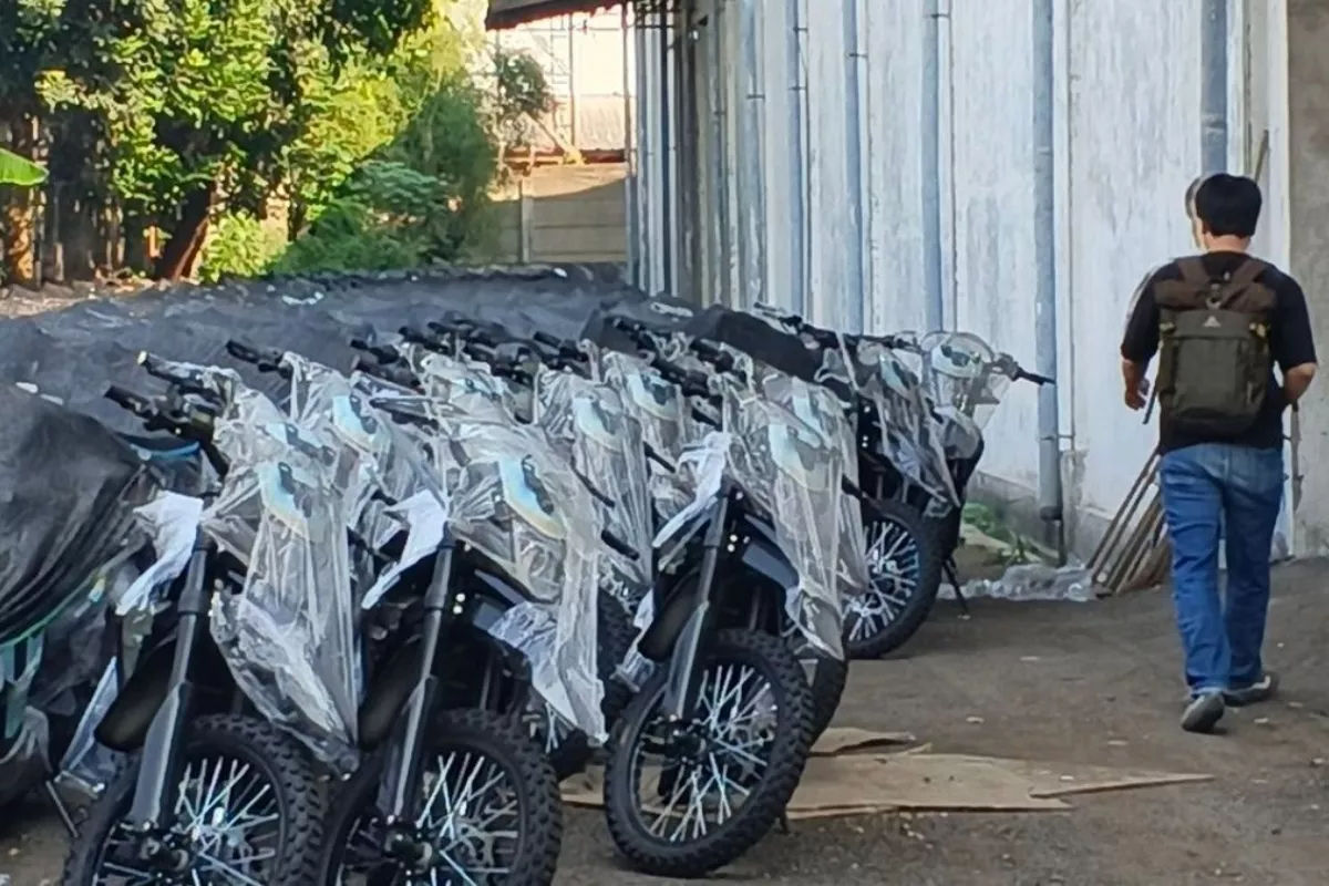 Kejagung Kunci 2 Gudang Motor Listrik Kasus MBG, Total Ada 17.600 Unit