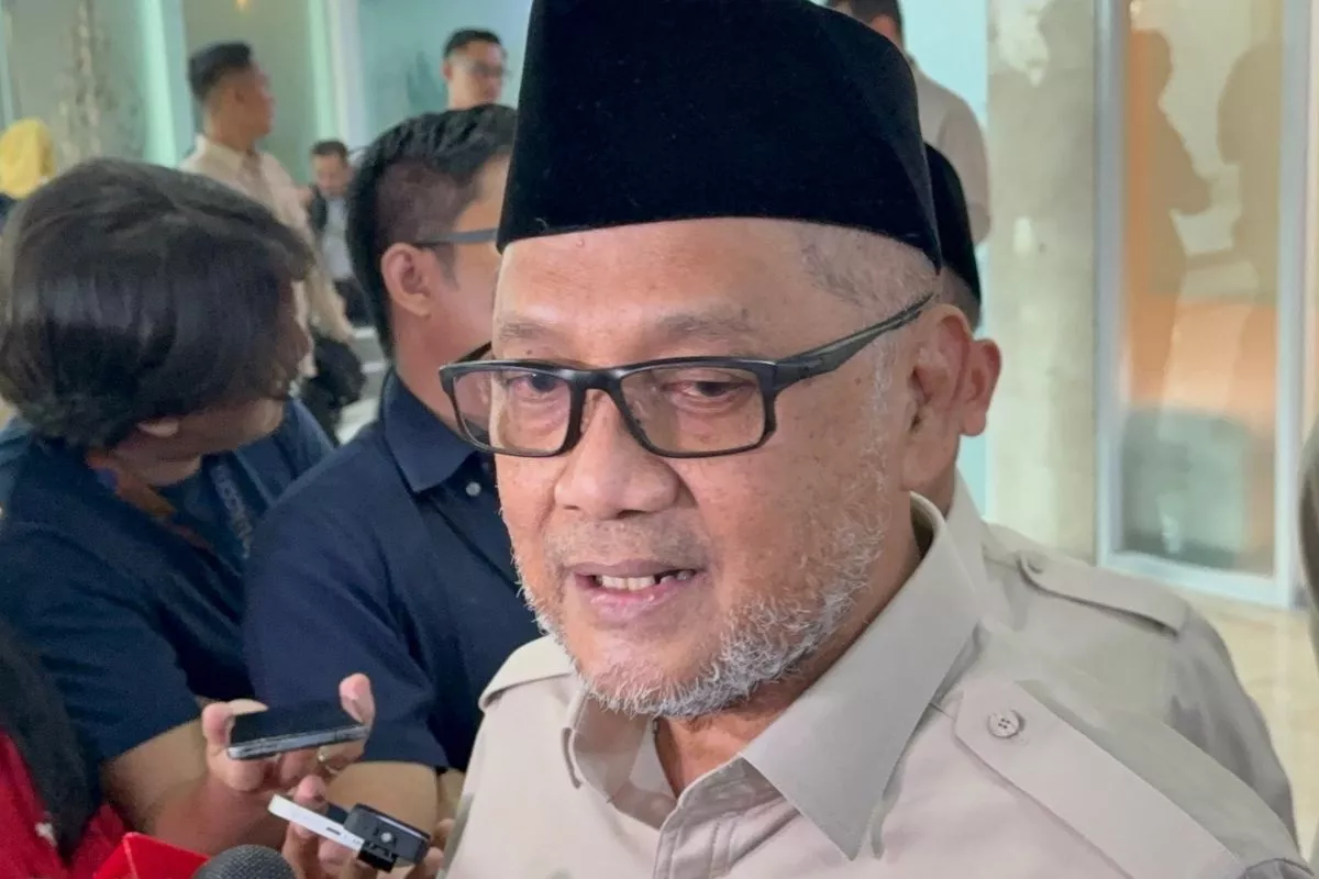 Menhaj Gus Irfan Lapor ke DPR, Butuh Rp4 Triliun untuk Uang Muka Tenda Haji 2027