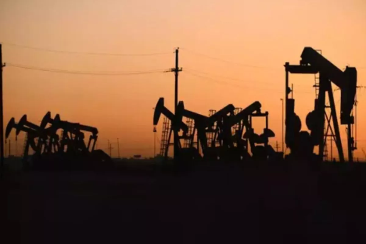 Pasar Minyak Bergejolak, Harga Brent Naik Imbas Serangan AS di Iran