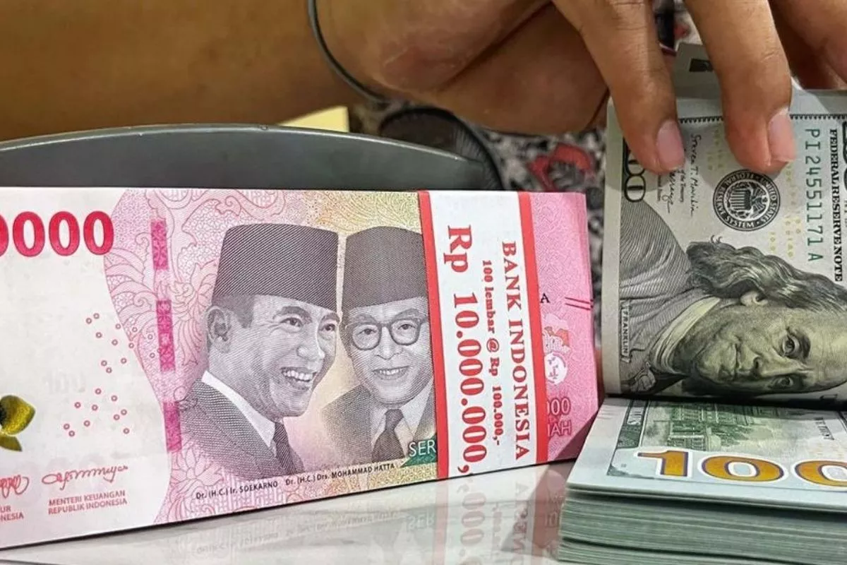 Rupiah Menguat 0,28% ke Rp17.713 Per Dolar AS di Tengah Konflik AS-Iran