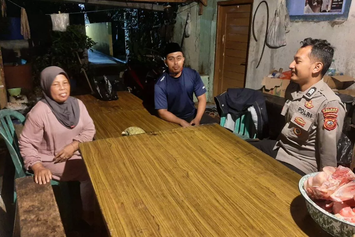 Bhabinkamtibmas Polsek Pasawahan Ajak Warga Cegah Begal Lewat Sambang