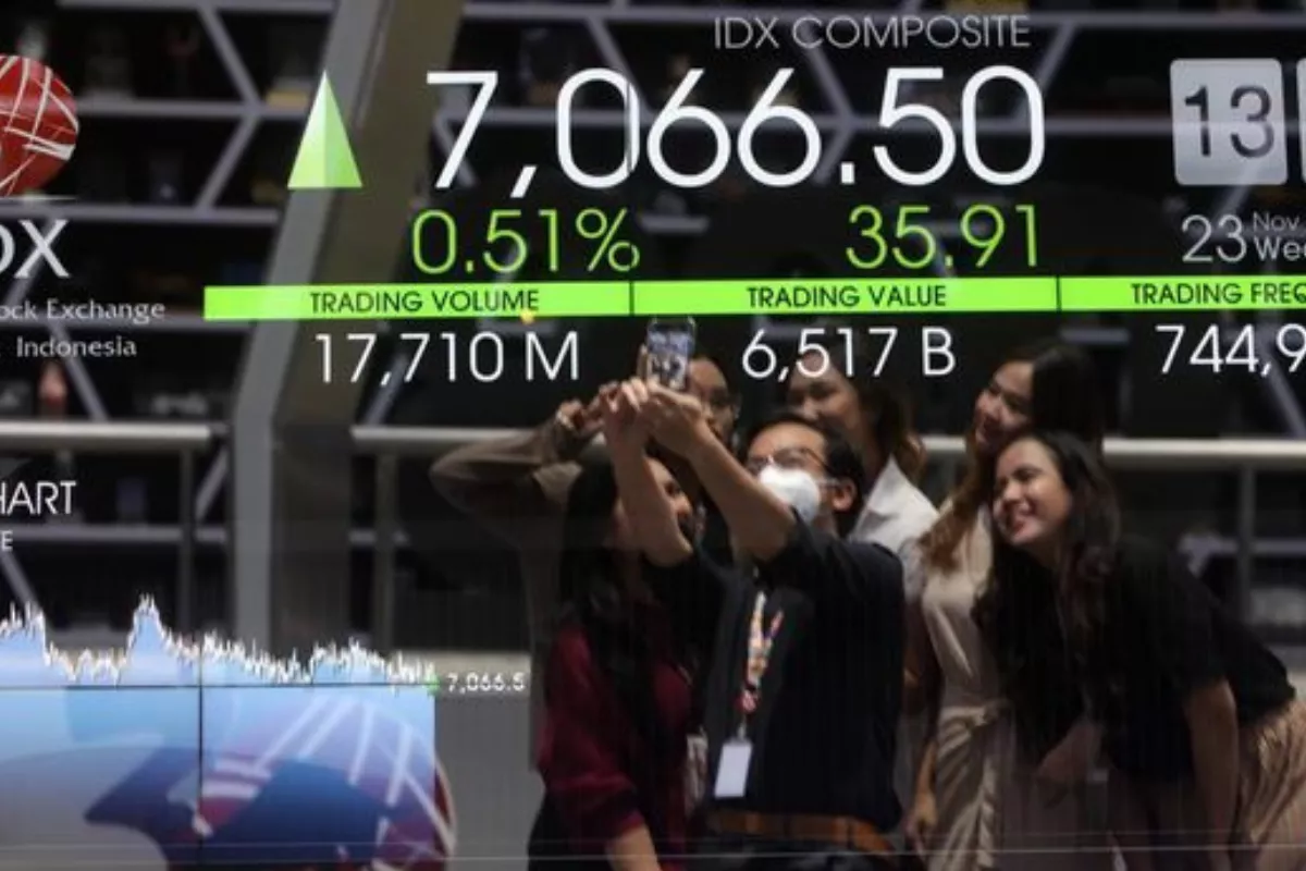 Terangkat ke Level 6.463, IHSG Sesi I Menghijau Usai Pengumuman The Fed