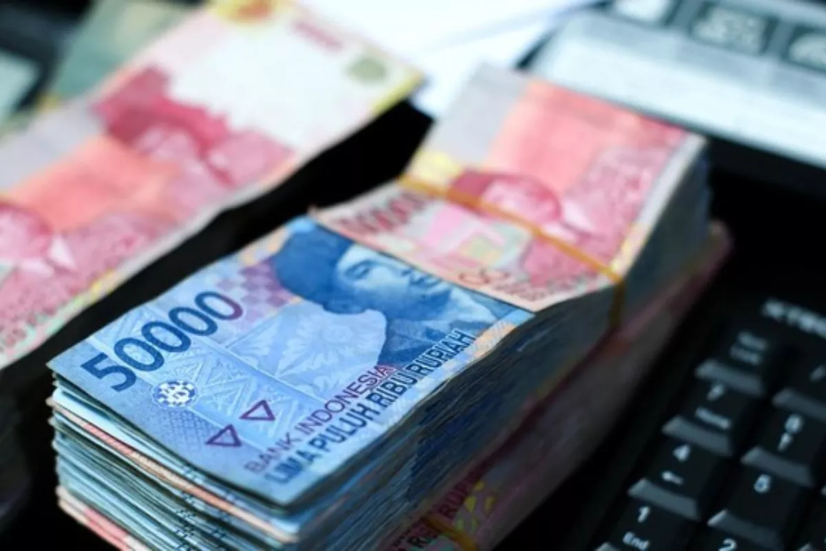 Rupiah Hari Ini Berpotensi Tertekan hingga Kisaran Rp17.680 per Dolar
