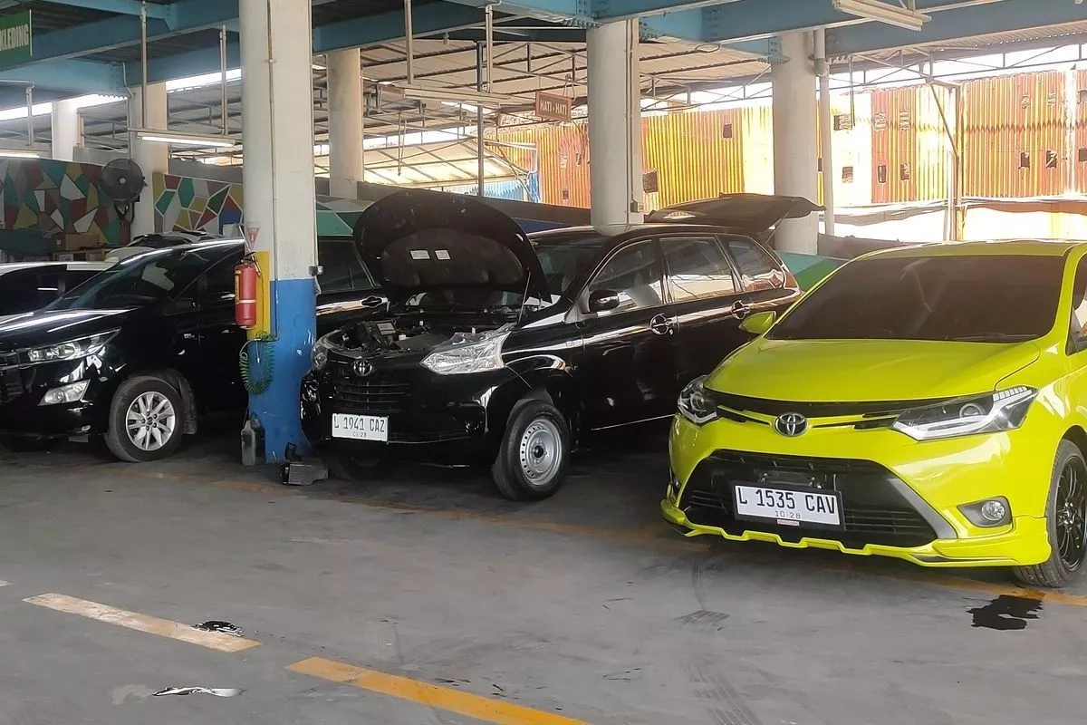 Ketentuan Pilih Warna Mobil Bekas Eks Taksi Bluebird