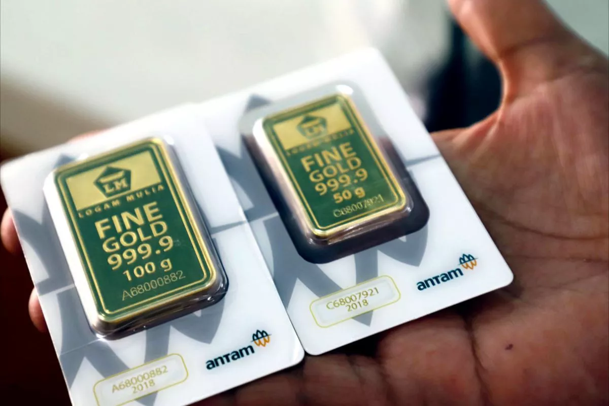 Emas Antam Jumat 3 Juli 2026 Naik Rp11.000 Buyback Rp2,400 Juta Rekor Dua Hari Beruntun