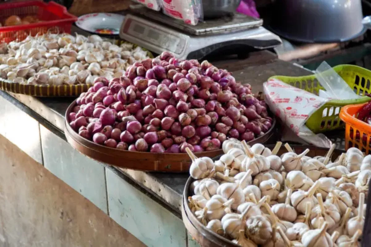 Update Harga Pangan Hari Ini: Bawang Merah Turun Jadi Rp46.100 per Kg
