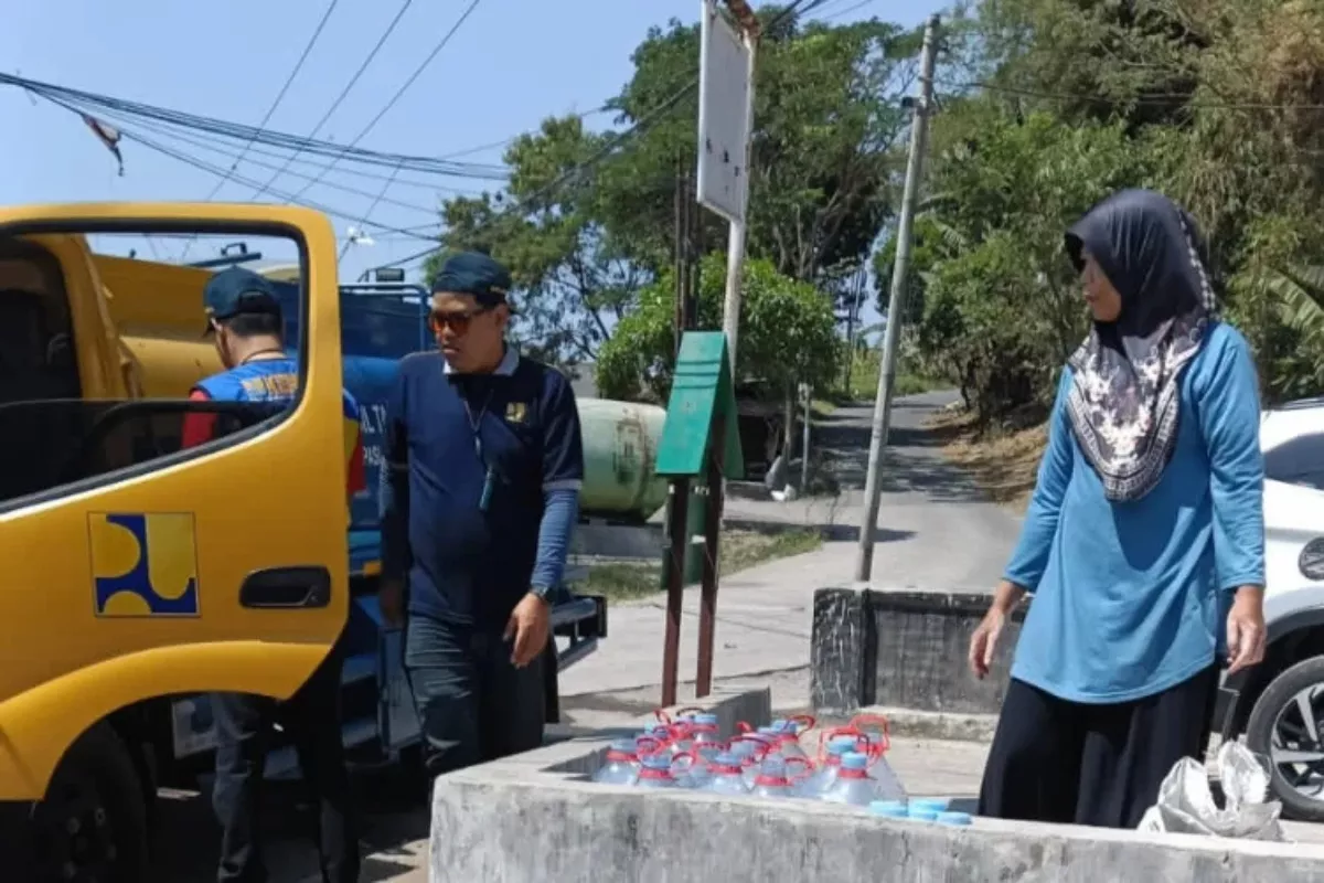 BPBD Bandung Barat Salurkan 71 Ribu Liter Air Bersih ke 4 Kecamatan