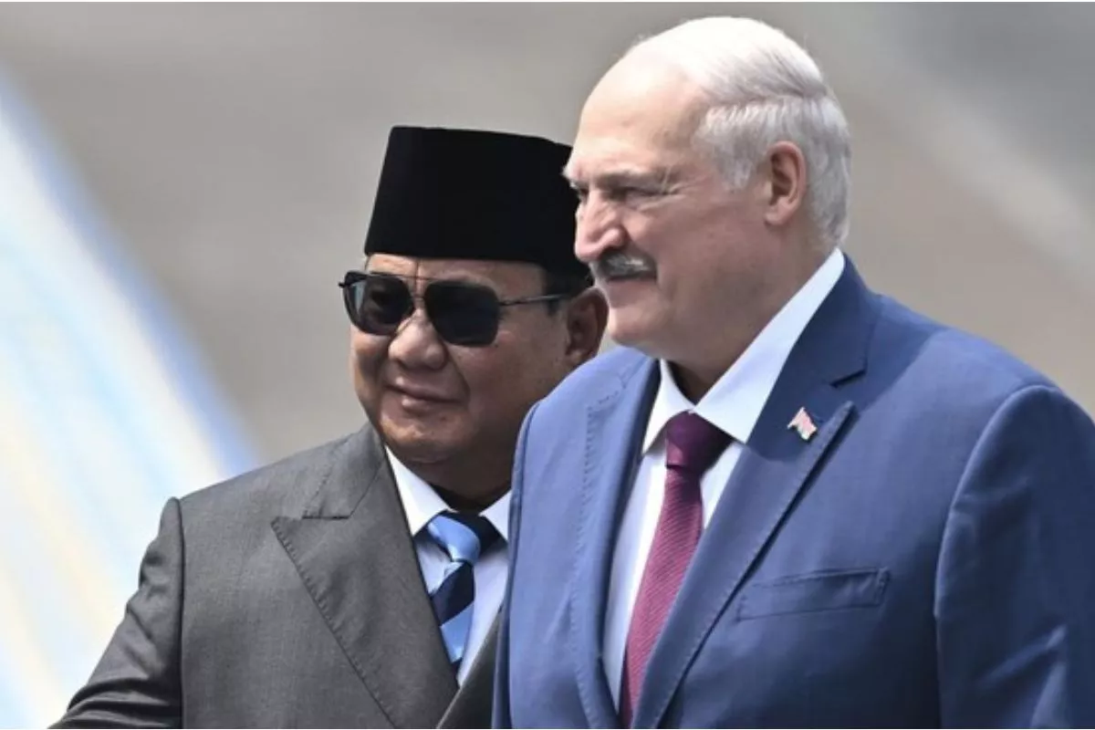 Prabowo Sambut Hangat Presiden Belarus di Istana Merdeka