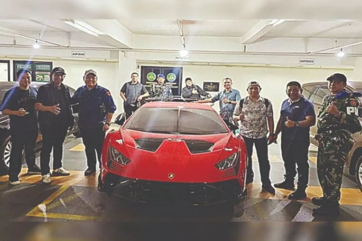 Kejagung Sita Lamborghini dan Alat Berat Milik Bos Tambang Kalbar
