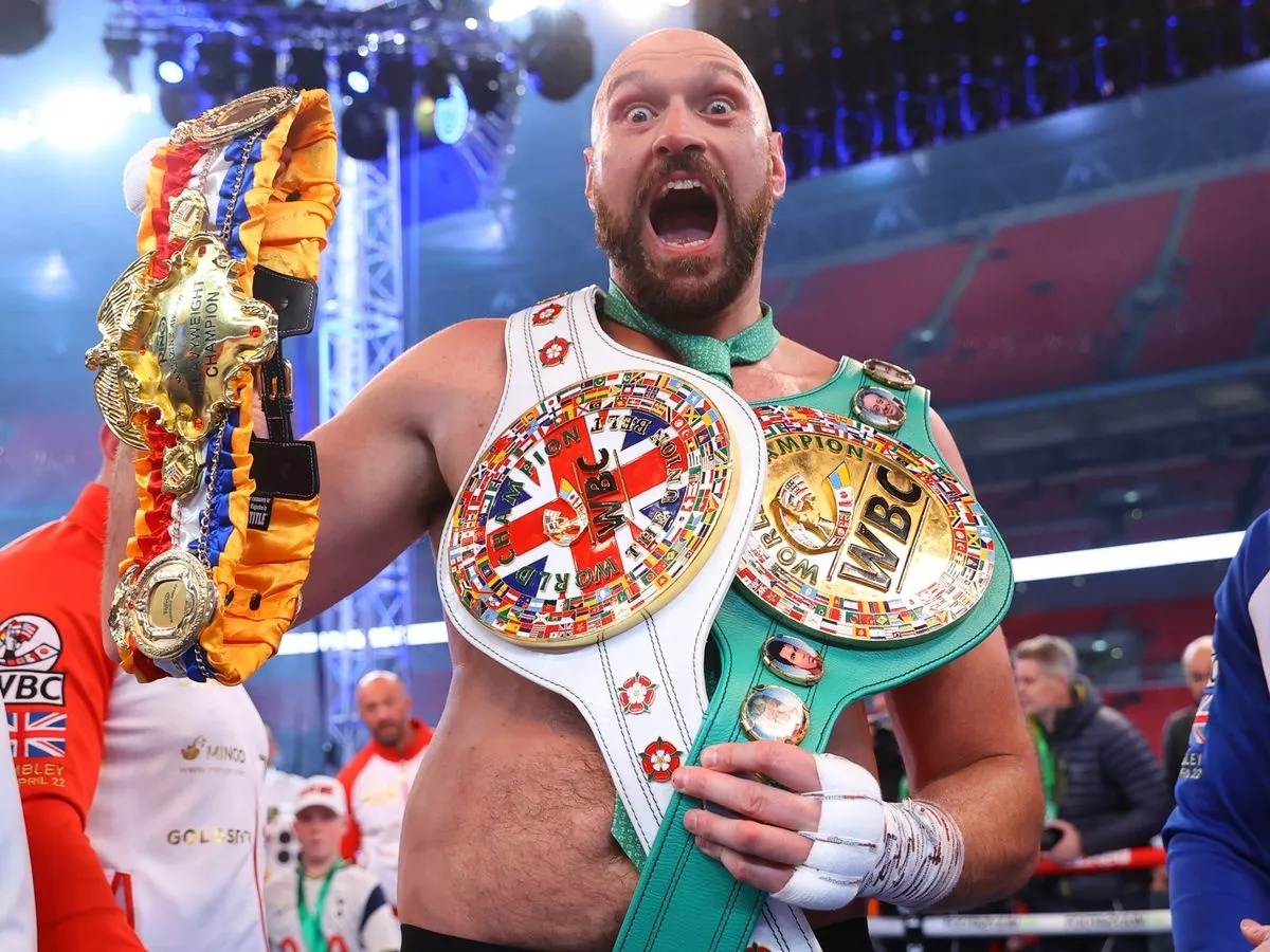 Fury Sabet Sabuk WBC Usai Hentikan Wach dan Siap Hadapi Joshua