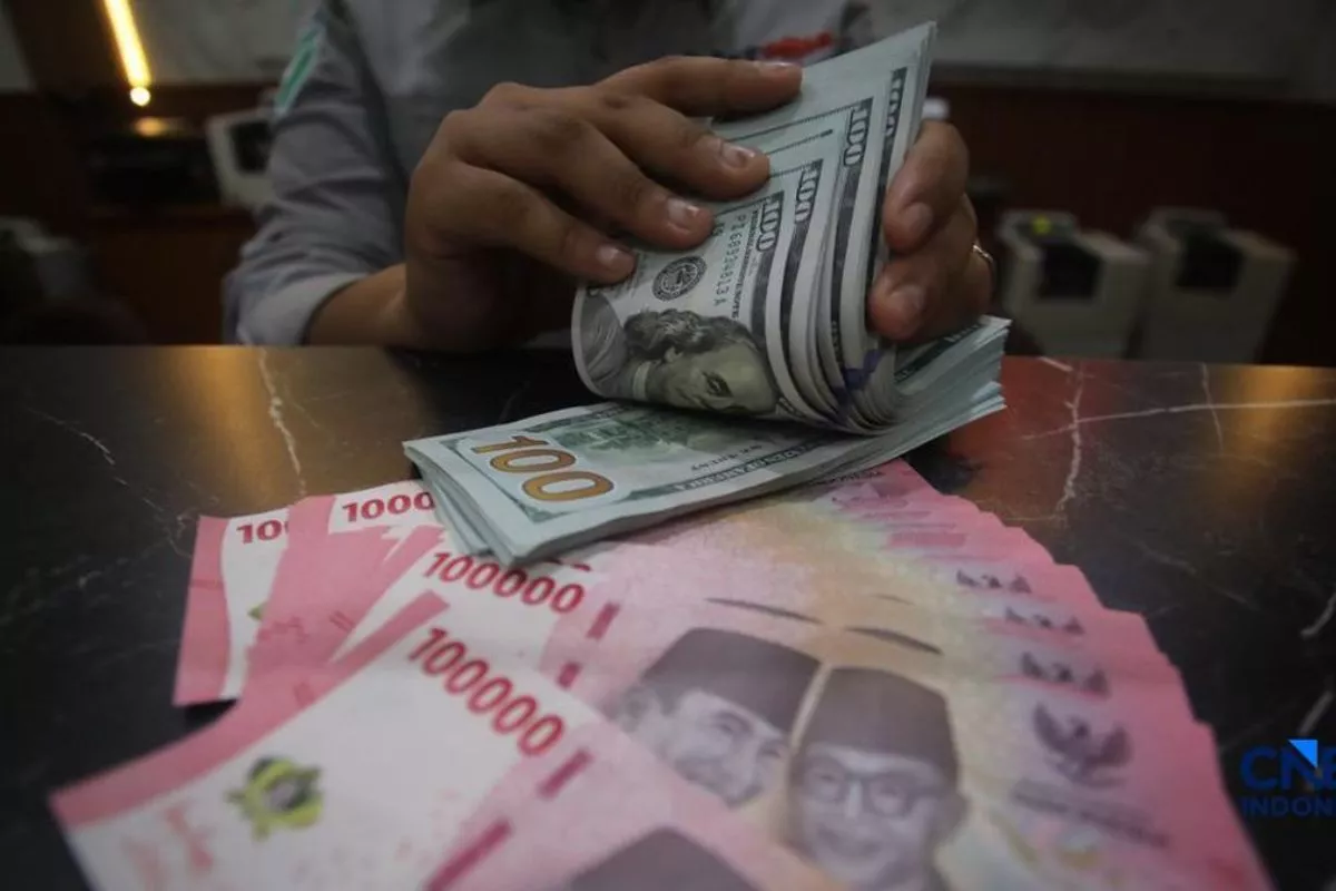 Rupiah Menguat ke Rp17.694 per Dolar AS pada Akhir Pekan