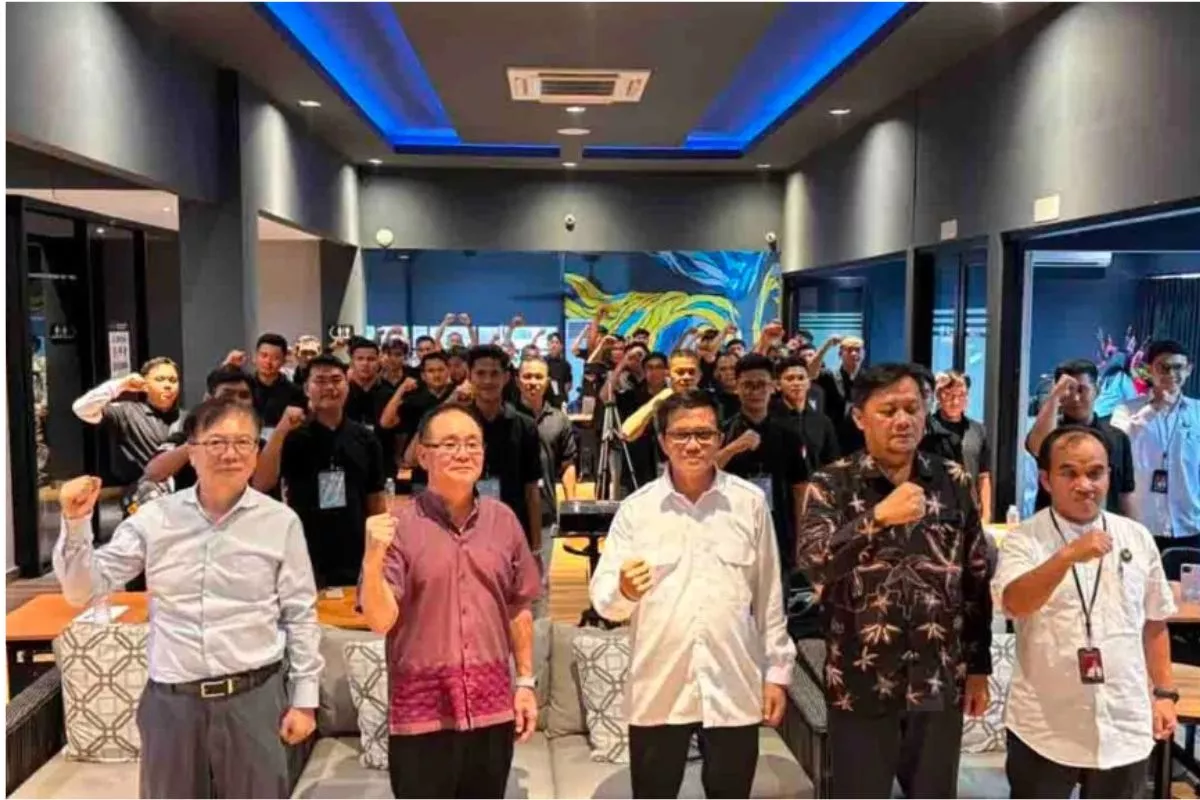 Kemenko PM Lepas 41 PMI Welder Legal ke Korea Selatan