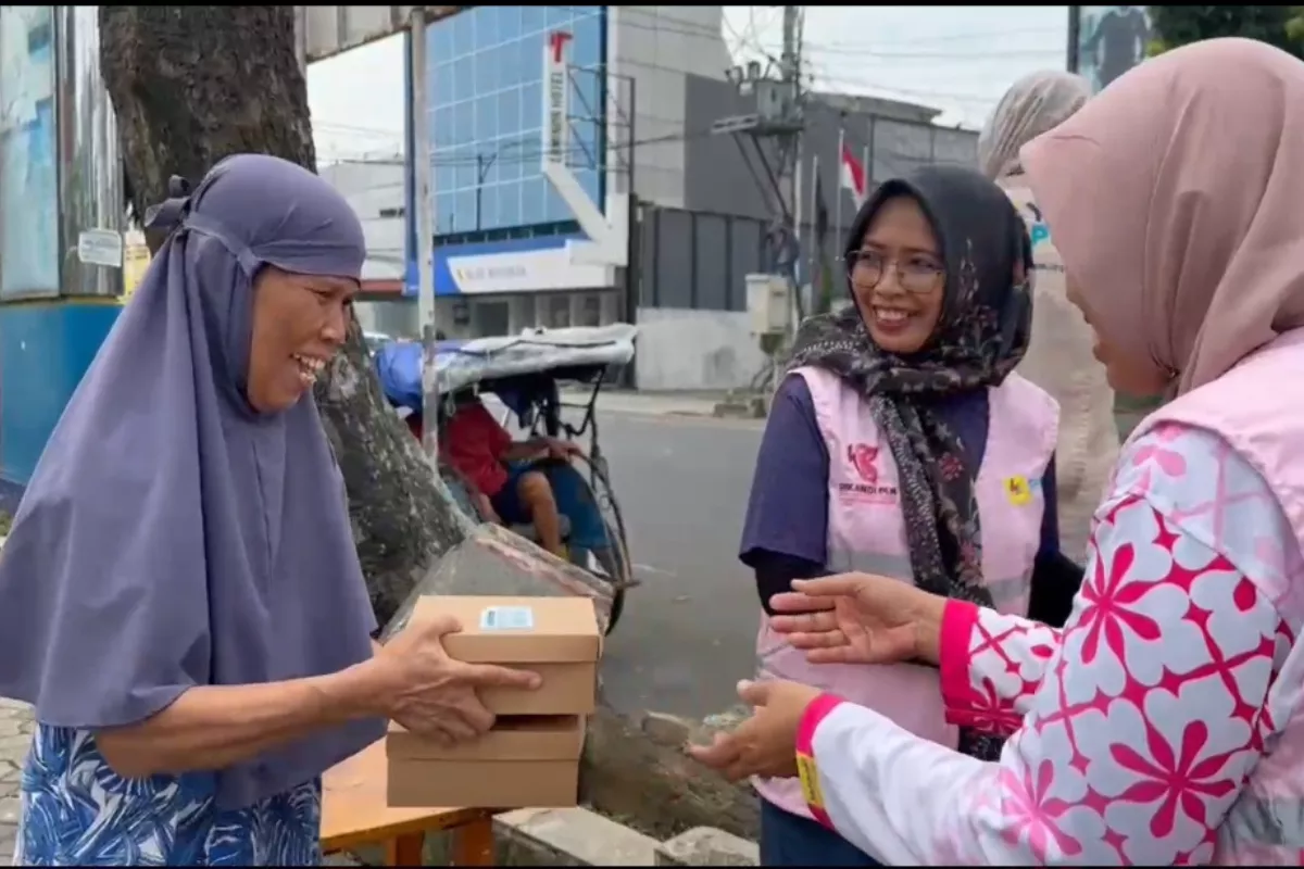 PLN UP3 Purwokerto Ajak Anak Yatim dan Dhuafa Berwisata Bersama