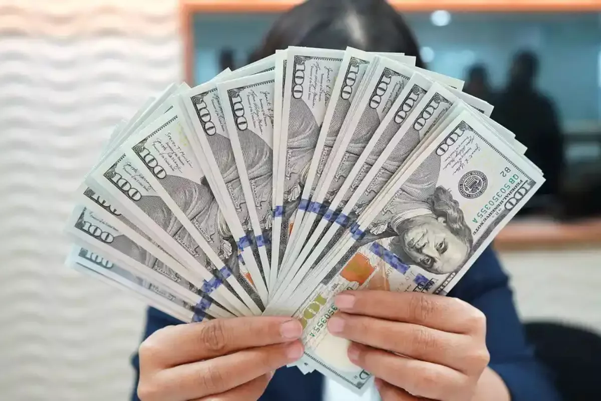 Rupiah Melemah ke Rp17.670 per Dolar AS Akibat Sentimen Global