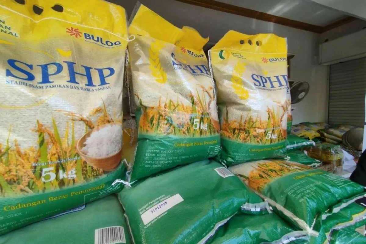 Bulog Sulselbar Jaga Harga Beras SPHP Tetap Rp12.500 per Kg