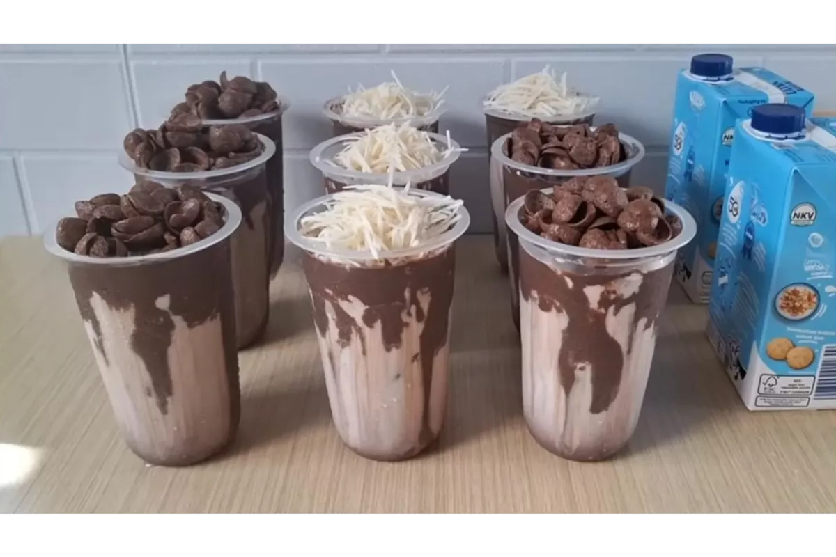 Data Teknis Mengapa Es Cokelat Celup Roti Menjadi Ikon Kuliner Jatim