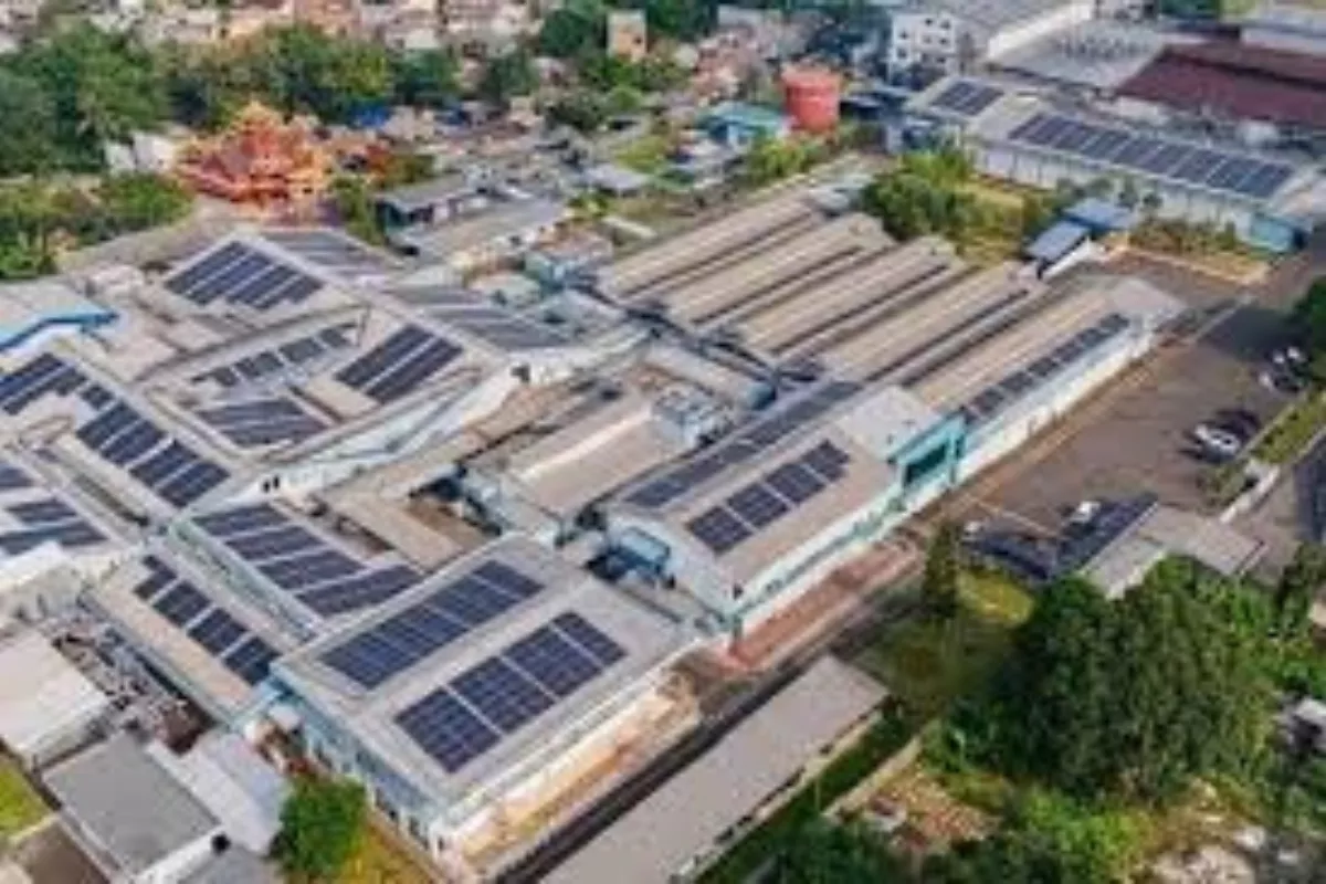 Dukung Energi Bersih, IHI dan SUN Energy Operasikan PLTS di Jakarta