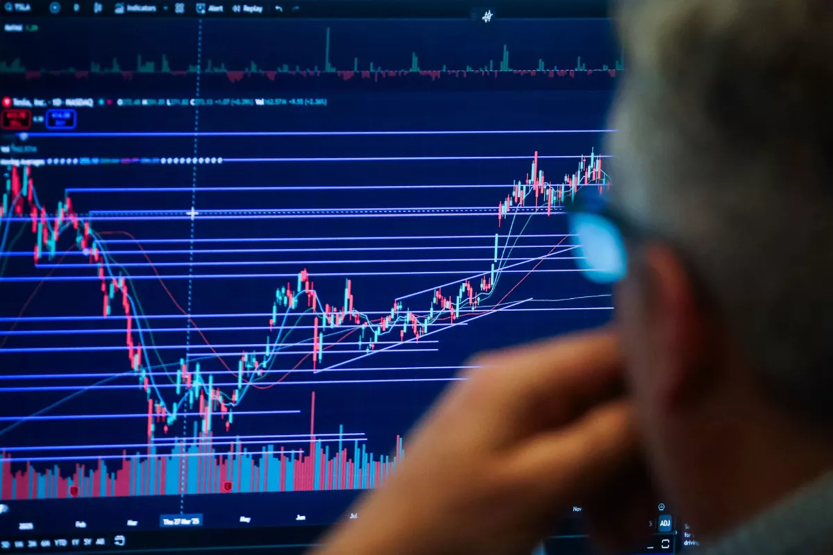 IHSG Turun 0,64 Persen ke 6.091, Saham BUMI dan MBMA Jadi Top Losers