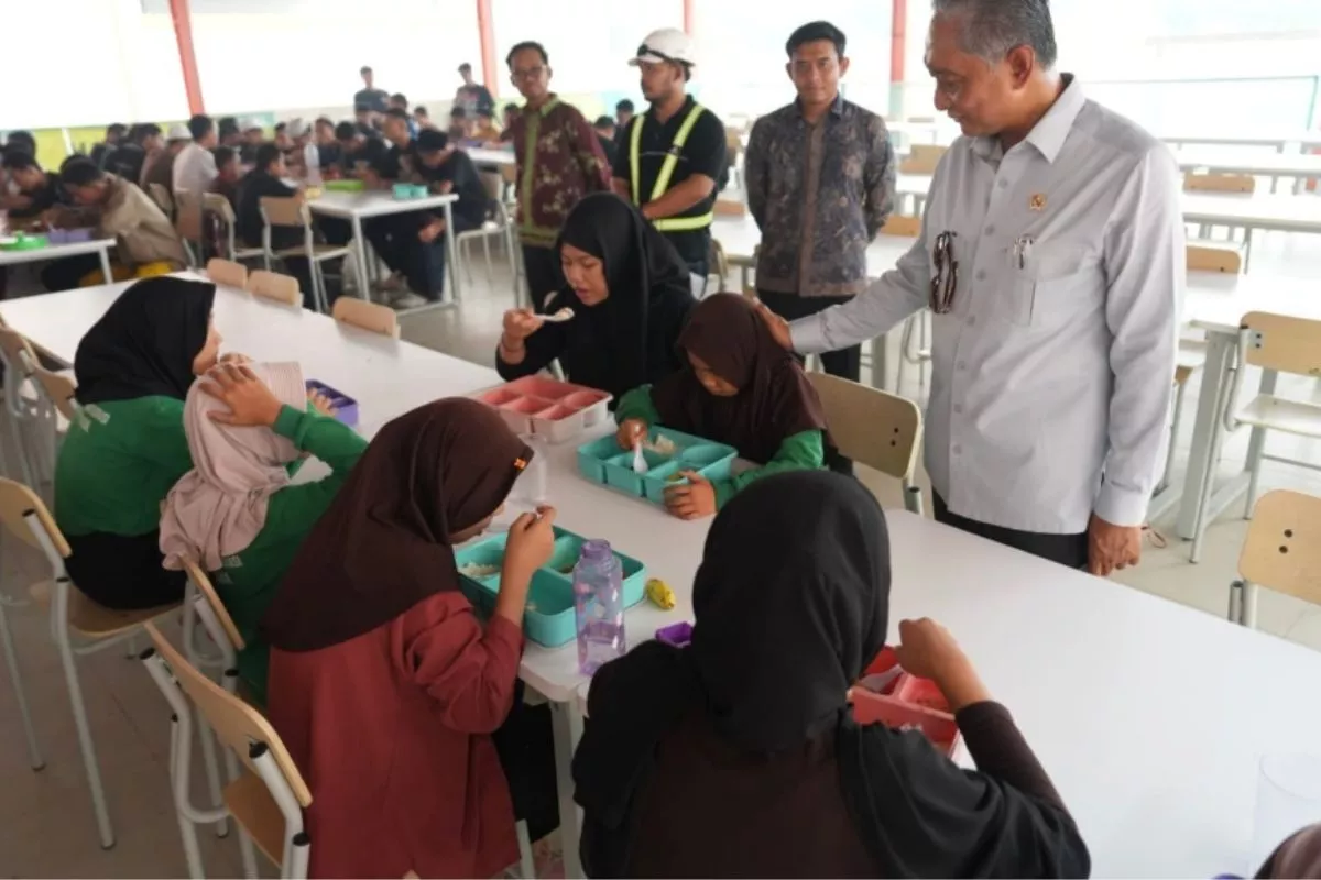 Menteri PU Minta Infrastruktur Dasar SRT 2 Pontianak Berfungsi Optimal