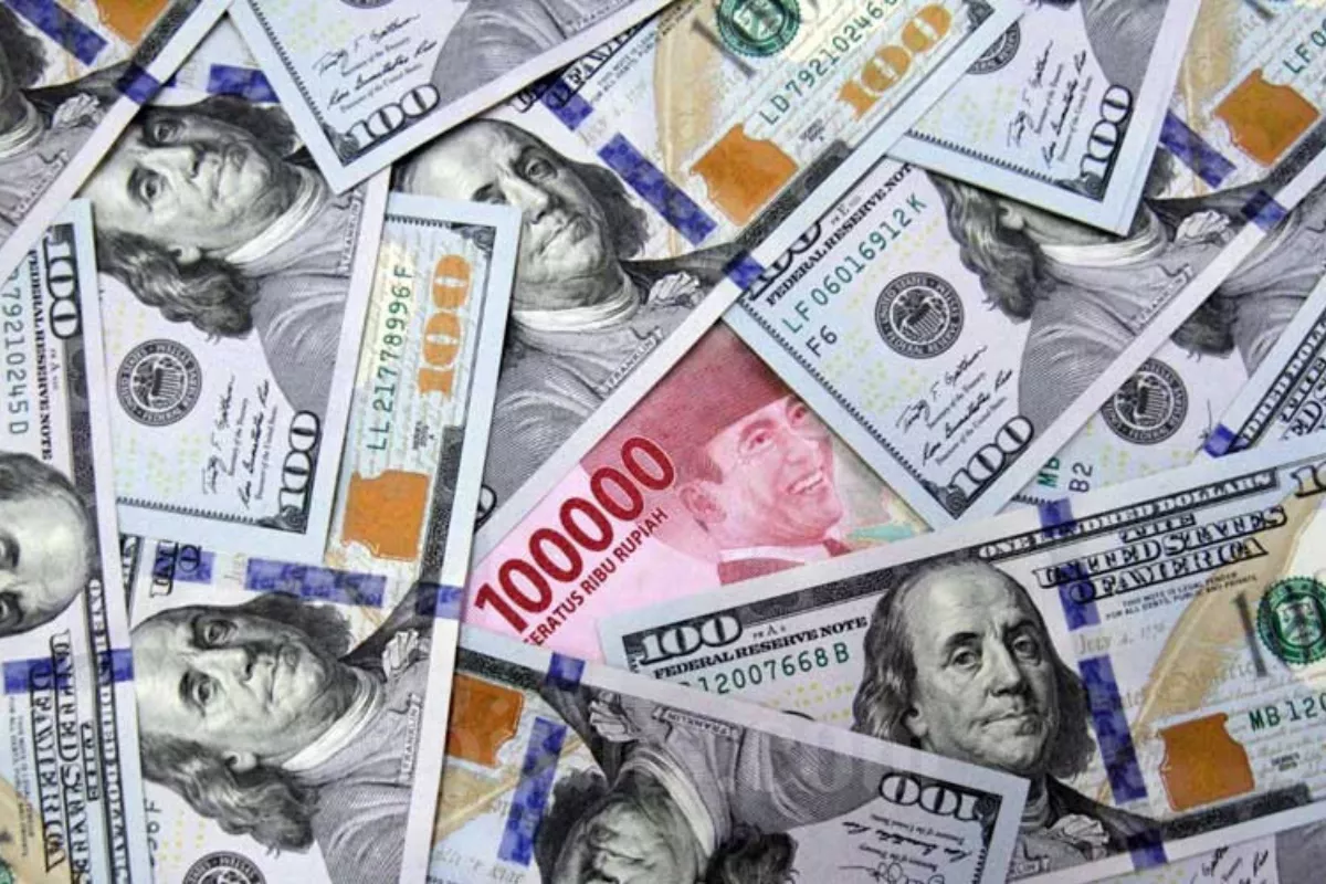Sentimen Negatif Global dan Domestik Bayangi Pergerakan IHSG Hari Ini