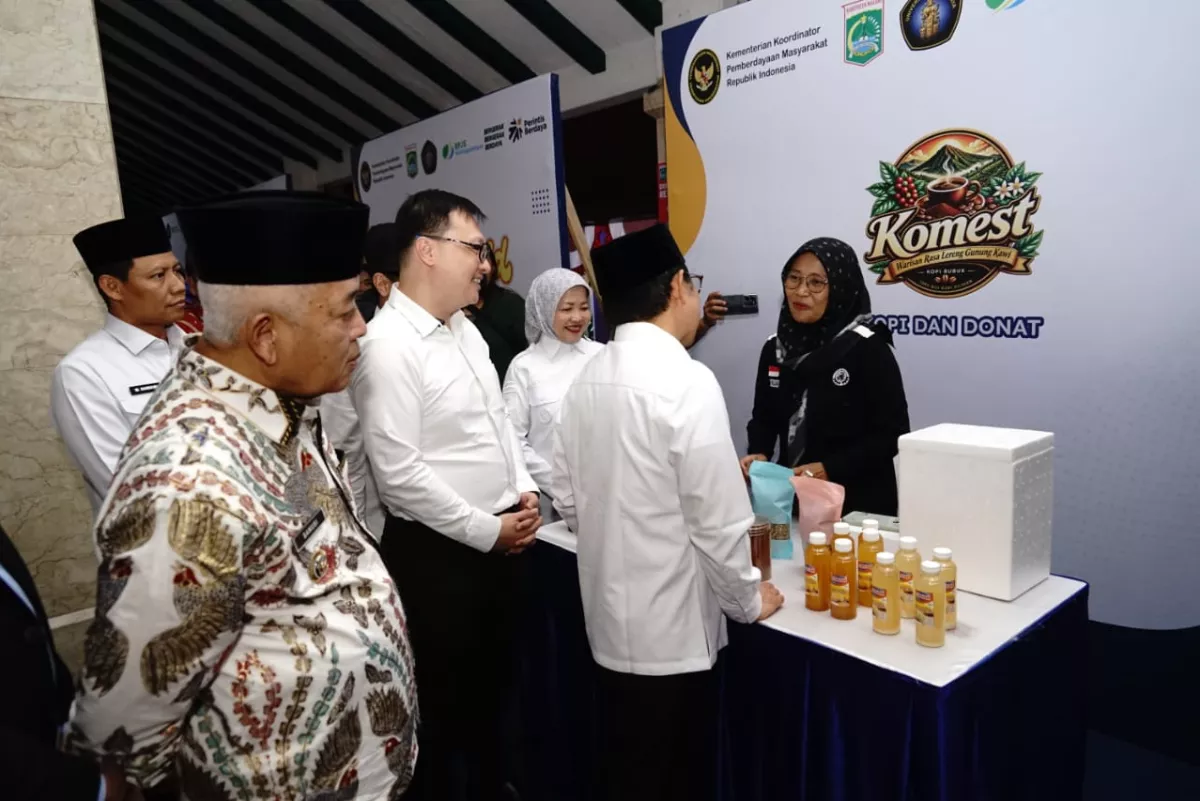 Menko PM Dorong BPJSTK Gandeng Asuransi Swasta Lindungi PMI
