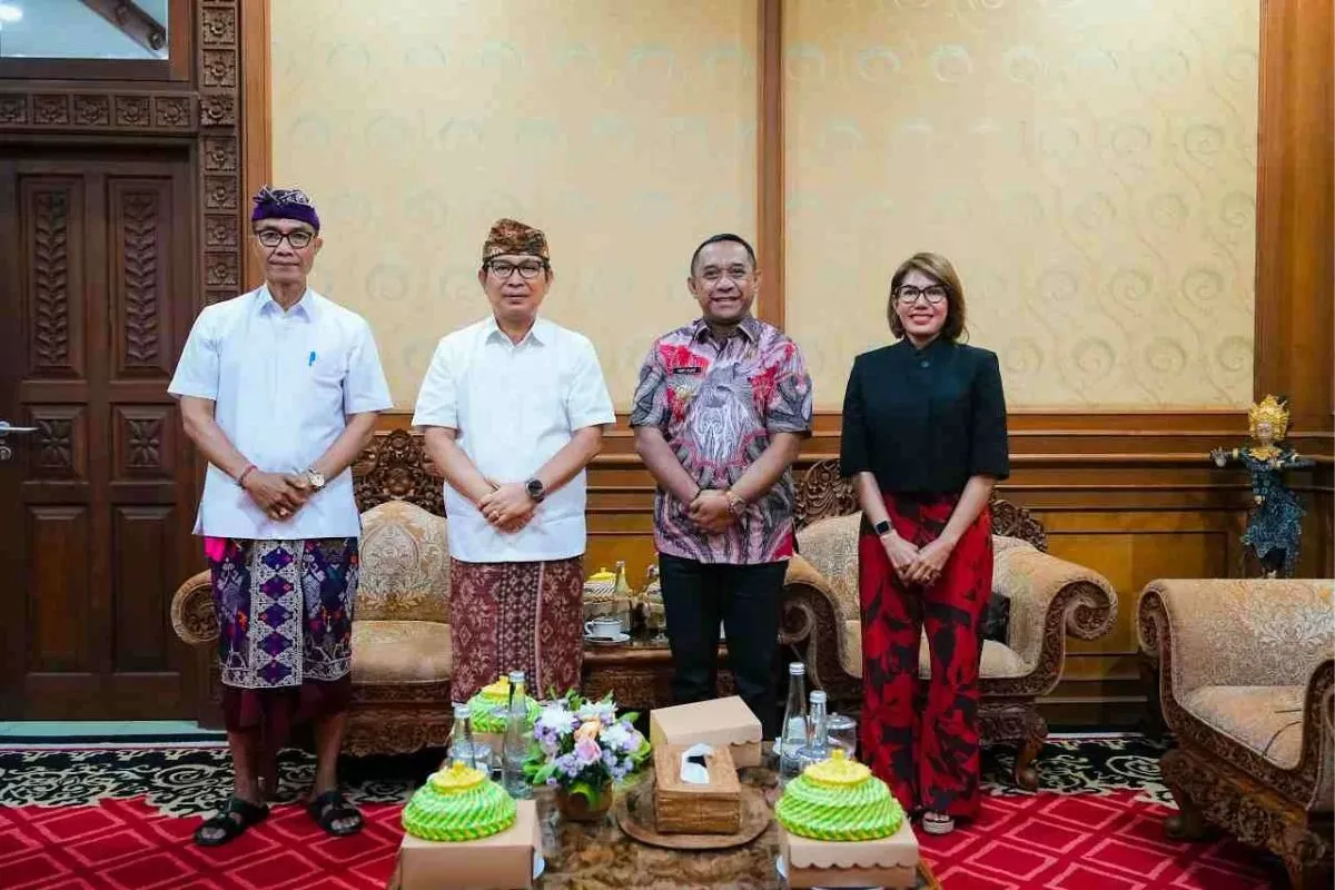 Bupati Badung Terima Kunjungan Kerja Bupati Manggarai di Puspem