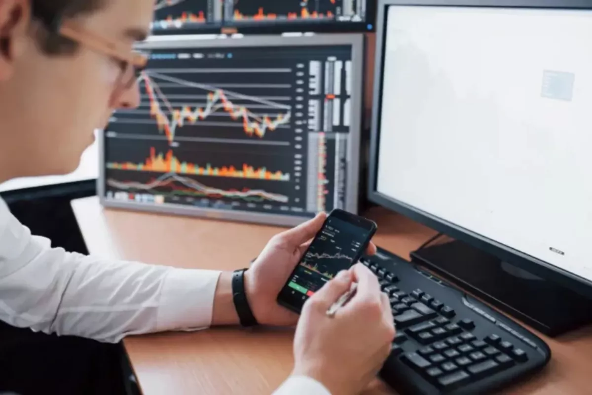 Rekomendasi Teknikal Saham AMMN CTRA dan HRTA untuk 22 Juli 2026