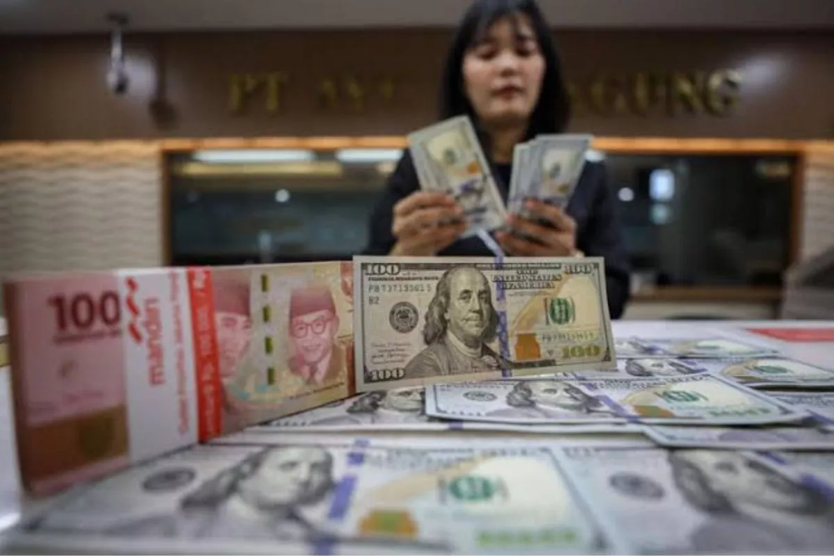 Rupiah Loyo Hari Ini, Ini Perbandingan Kurs Dolar AS di 4 Bank Besar