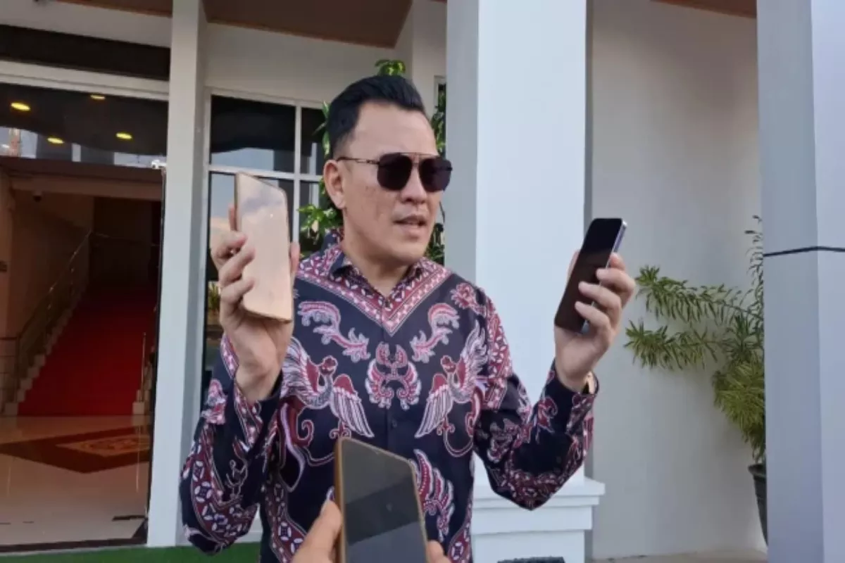 Kasus Pemerasan Oknum Jaksa: Kuasa Hukum Serahkan Dua Ponsel Bukti