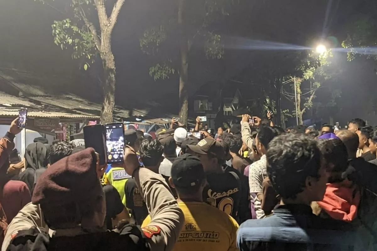 Warga Geruduk Warung Miras di Tigaraksa, Polisi Pasang Garis Polisi
