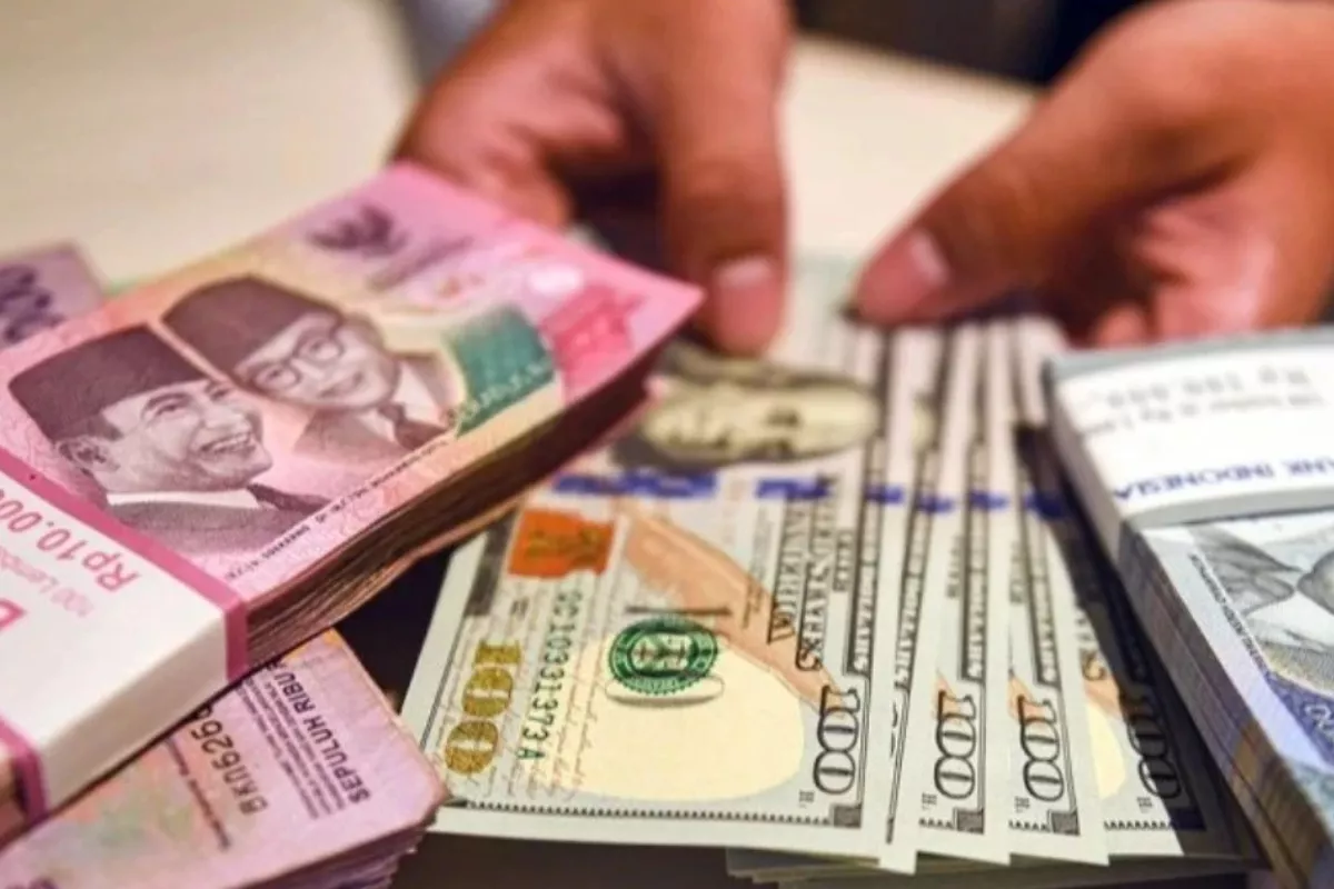 Fluktuasi Rupiah dan Mata Uang Asia Dipicu Lonjakan Harga Minyak