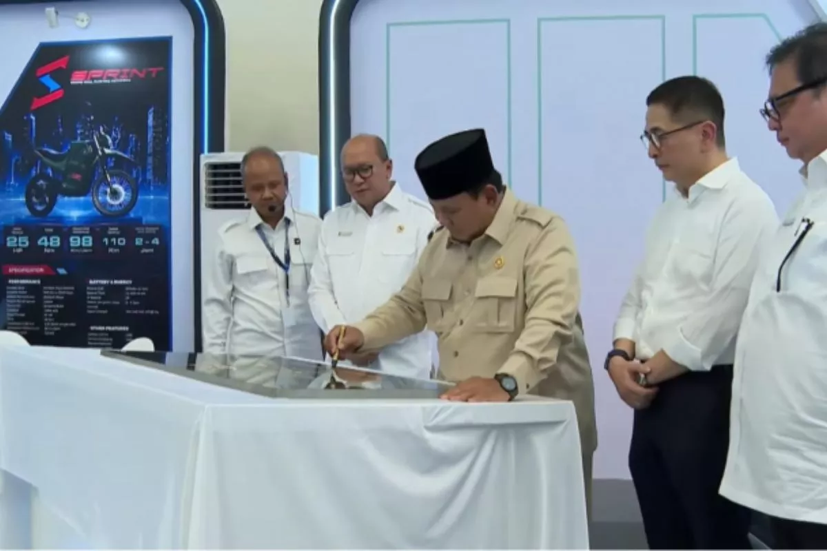 Prabowo Luncurkan Motor Listrik Nasional: Ini Suatu Tonggak
